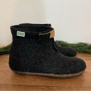 Kyrgies Wool Boot with Rubber Sole Size 7